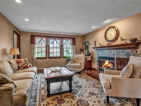 3rd image of 4558 Copperfield Dr