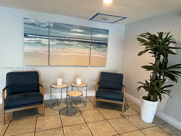 2821 N Miami Beach Blvd #5P — Photo 23