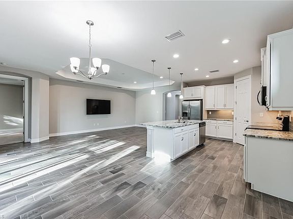 5th image of 16246 Aberdeen WAY