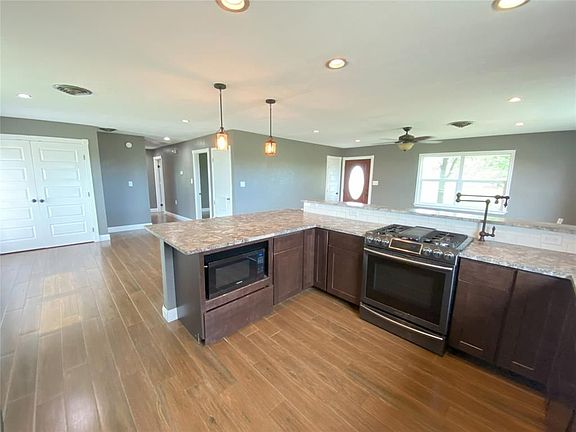 4th image of 1261 N Patterson Ave