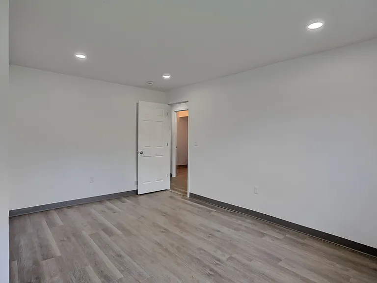 124 Kathleen Dr #4 — Photo 28