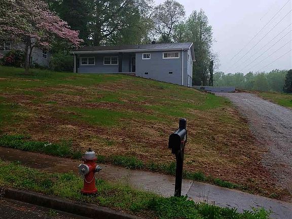 3rd image of 571 Wildwood Dr