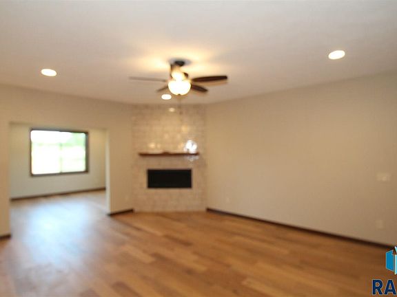 2nd image of 5429 S Salvation Pl
