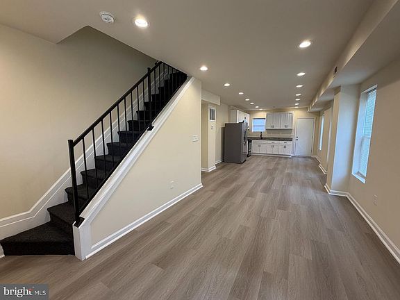 5th image of 601 N Clinton St