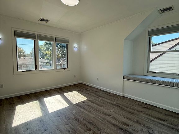 4th image of 52 Monroe St #2B