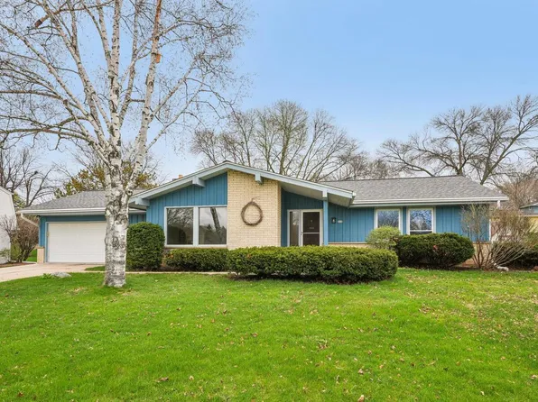 313 South University DRIVE, Waukesha, WI 53188