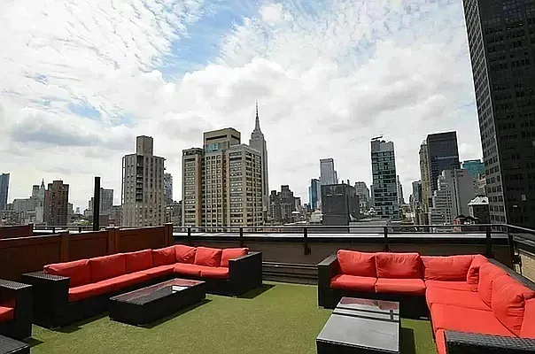 Rented by Manhattan Realty Group | media 16