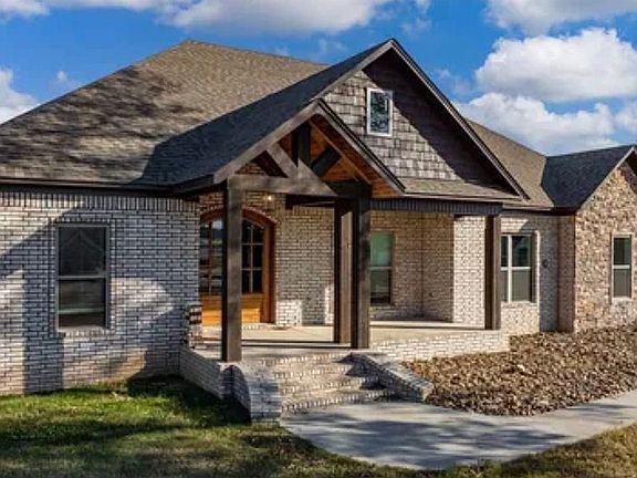 3rd image of 41 Republican Valley Dr