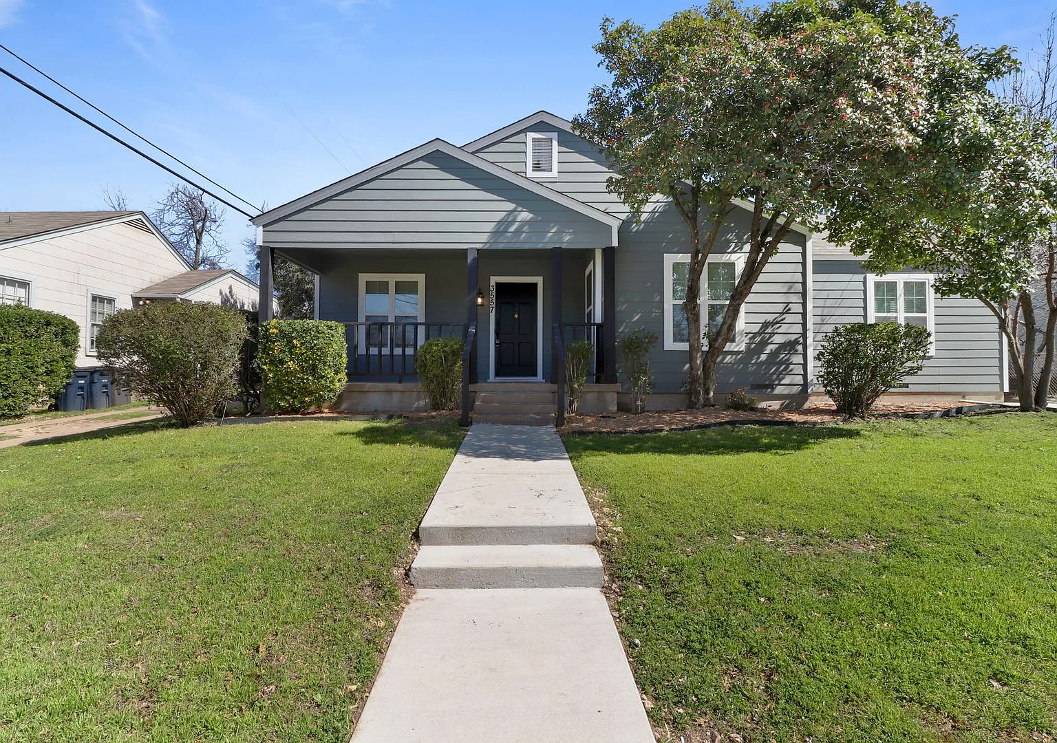 Completely Renovated Home Less Than 1 Mile From TCU — Photo 1