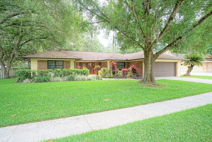 3 bed, 2.0 bath, 1973 sqft, $2,995 — Photo 2