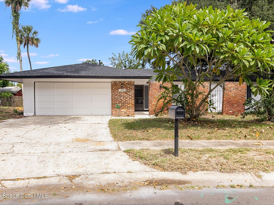 1st image of 1300 La Mesa Ct