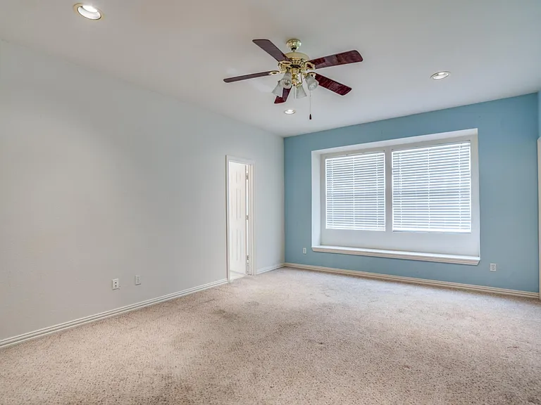 4529 Burnhill Dr — Photo 11