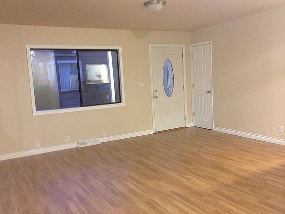 2nd image of 3734 To 3736 S Ainsworth Ave