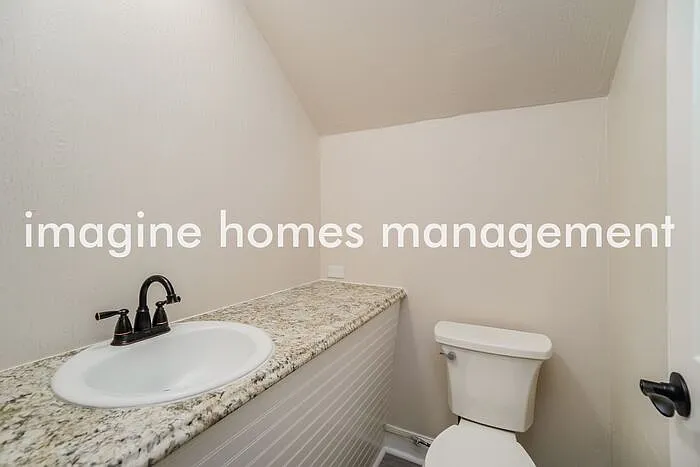 2828 Pine St — Photo 13