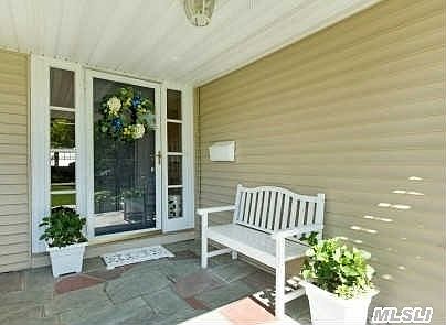 4th image of 65 Bennett Pl