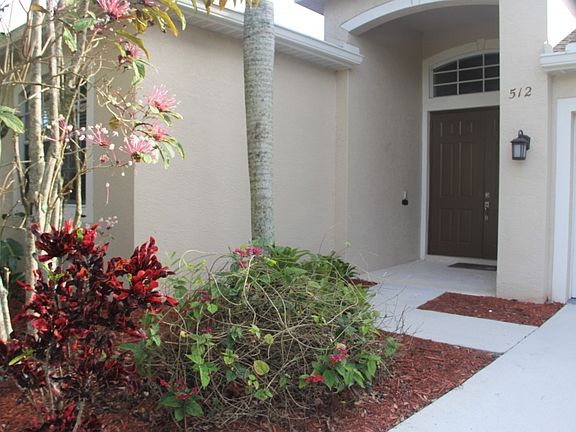 2nd image of 512 NW Fetterbush Way