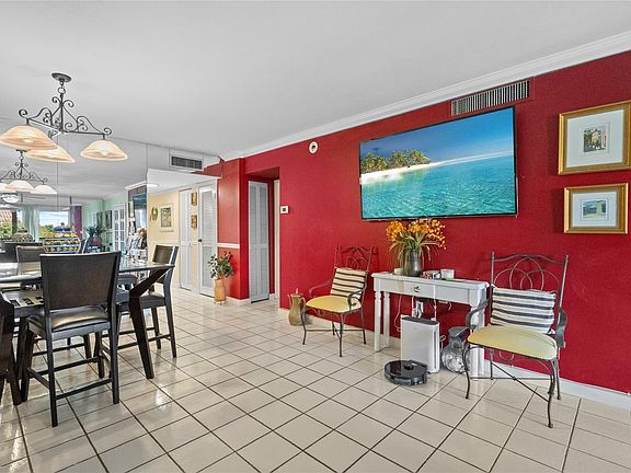 4th image of 6201 N Falls Cir Drive #403