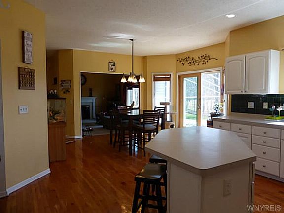 5th image of 19 Apple Blossom Blvd