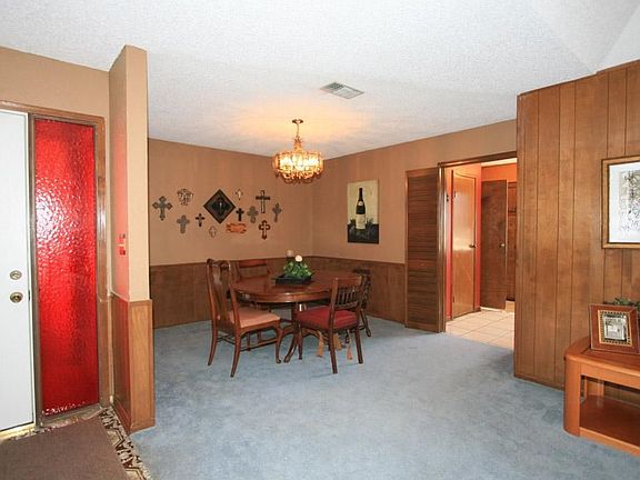 2nd image of 209 Valley Brook Dr