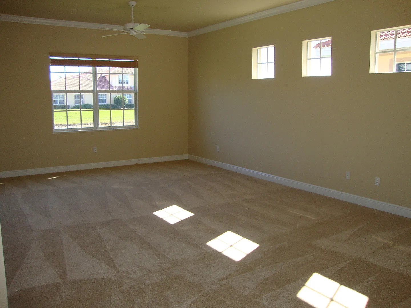 2 Bedroom/Office Courtyard Home in Bell Tower Park! — Photo 4