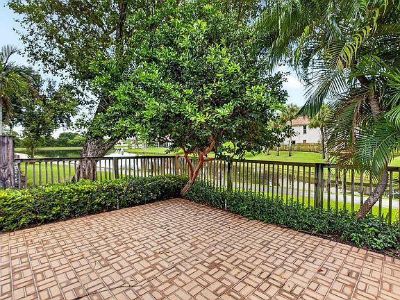4th image of 5576 Fox Hollow Drive
