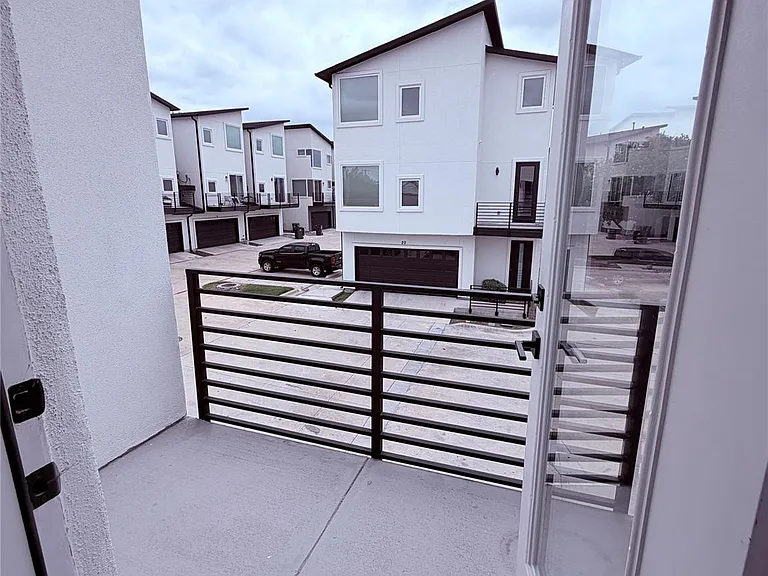 1417 Kramer Ln #19 — Photo 26