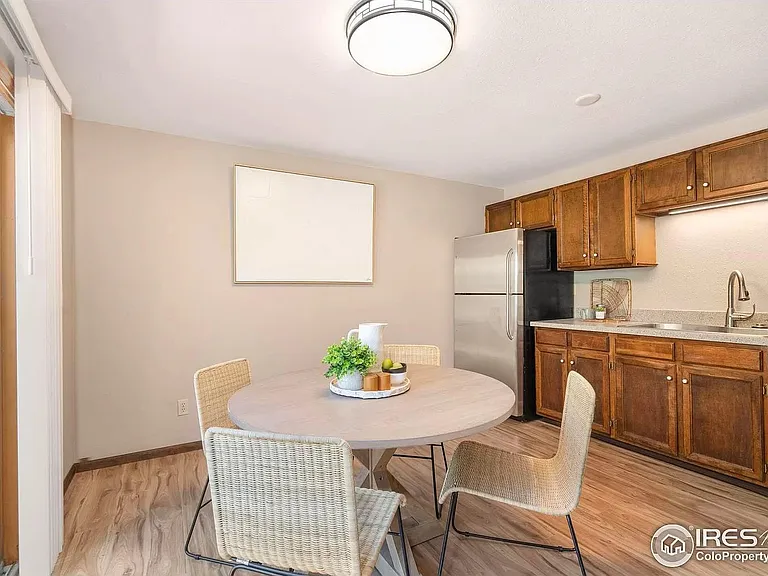 418 Albion Way — Photo 4