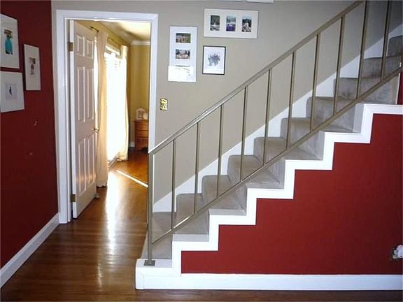 2nd image of 4214 Meadowbank Dr
