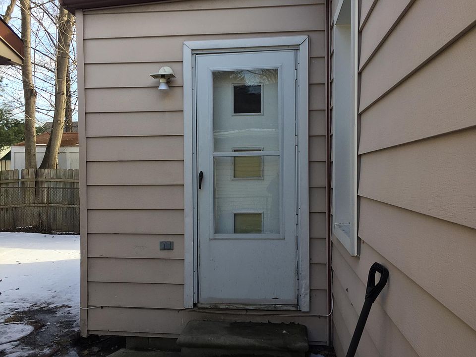 1st image of 368 W Kalama Ave