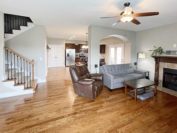 4th image of 3752 Gray Fox Dr