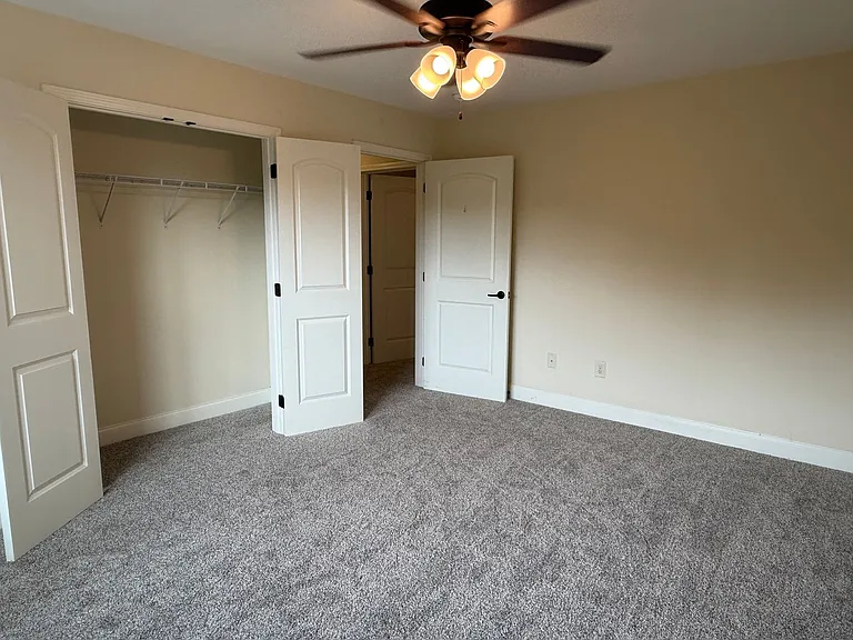 704 Grays Pointe Ct #39 — Photo 20