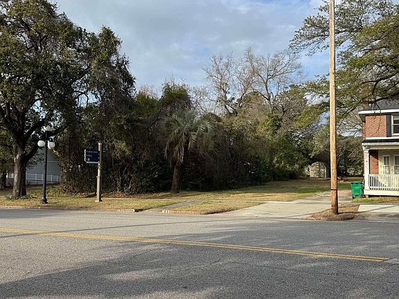 2nd image of 1114 Front St.