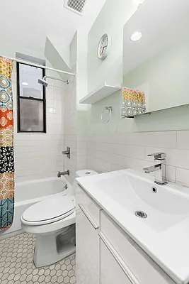 Rented by Compass | media 13