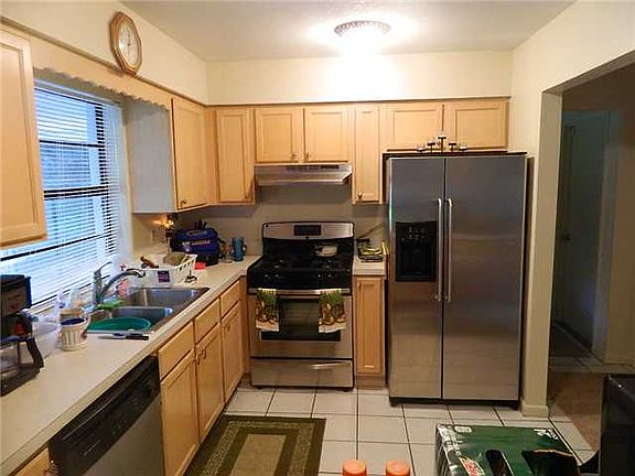 4th image of 15170 SW Myrtle Dr