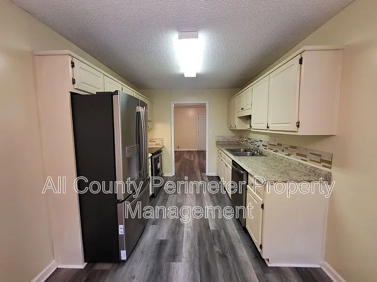 8078 Woodlake Dr — Photo 5