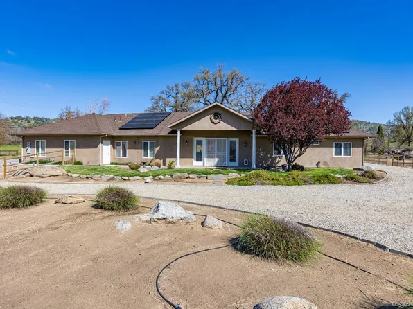 18820 Saint Andrews Dr, Tehachapi, CA 93561