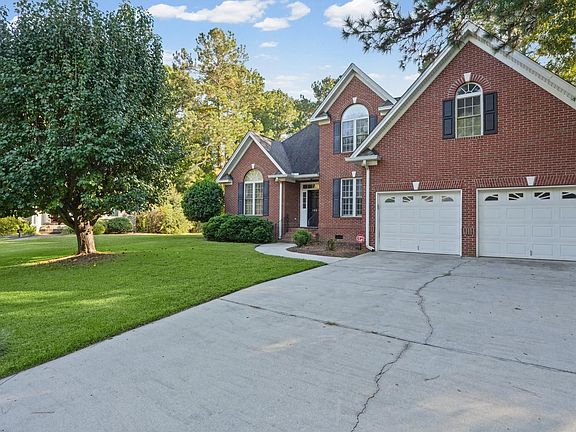 3rd image of 106 Arbor Place Dr