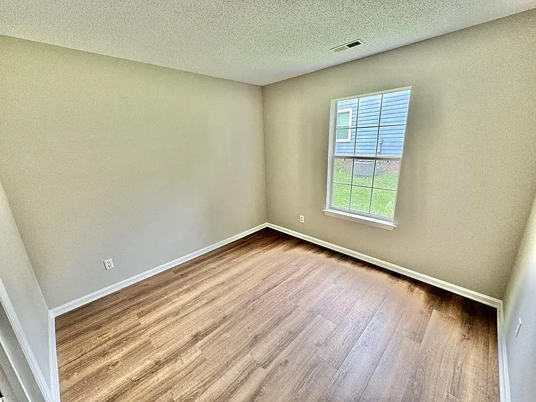 2608 Clarencefield Dr — Photo 7