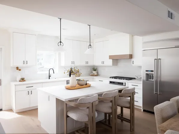 3337 Lincoln St, Carlsbad, CA 92008