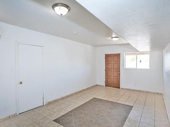 3rd image of 750 W 10th St