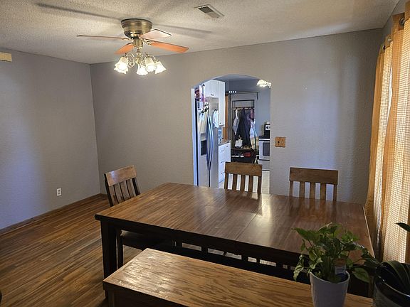 5th image of 1019 E Erskine St