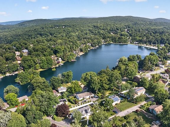2nd image of 53 Lakeview Dr