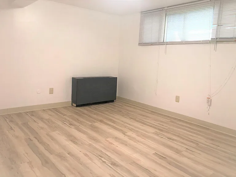 6350 Forward Ave #3R — Photo 10
