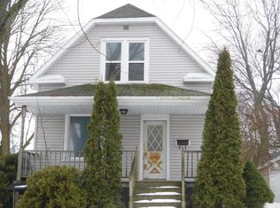 3001 Meadow Ln, Manitowoc, WI 54220