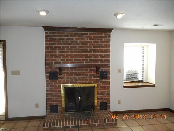 2nd image of 159-D Windsor Castle Dr #D