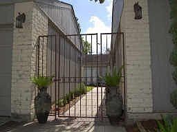 1st image of 810 Bradwell Dr