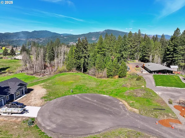 1 Husum St, White Salmon, WA 98672