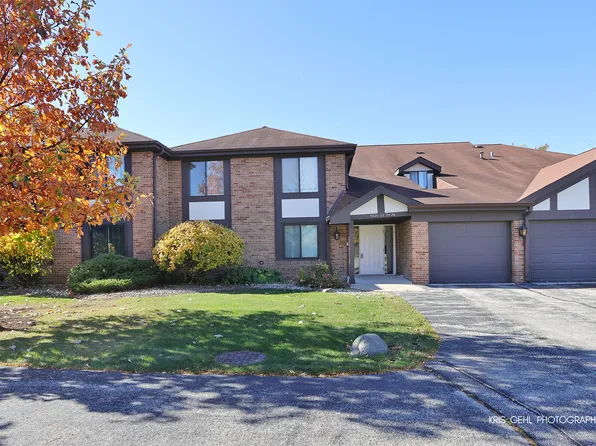 5820 Doe Cir #5820, Westmont, IL 60559