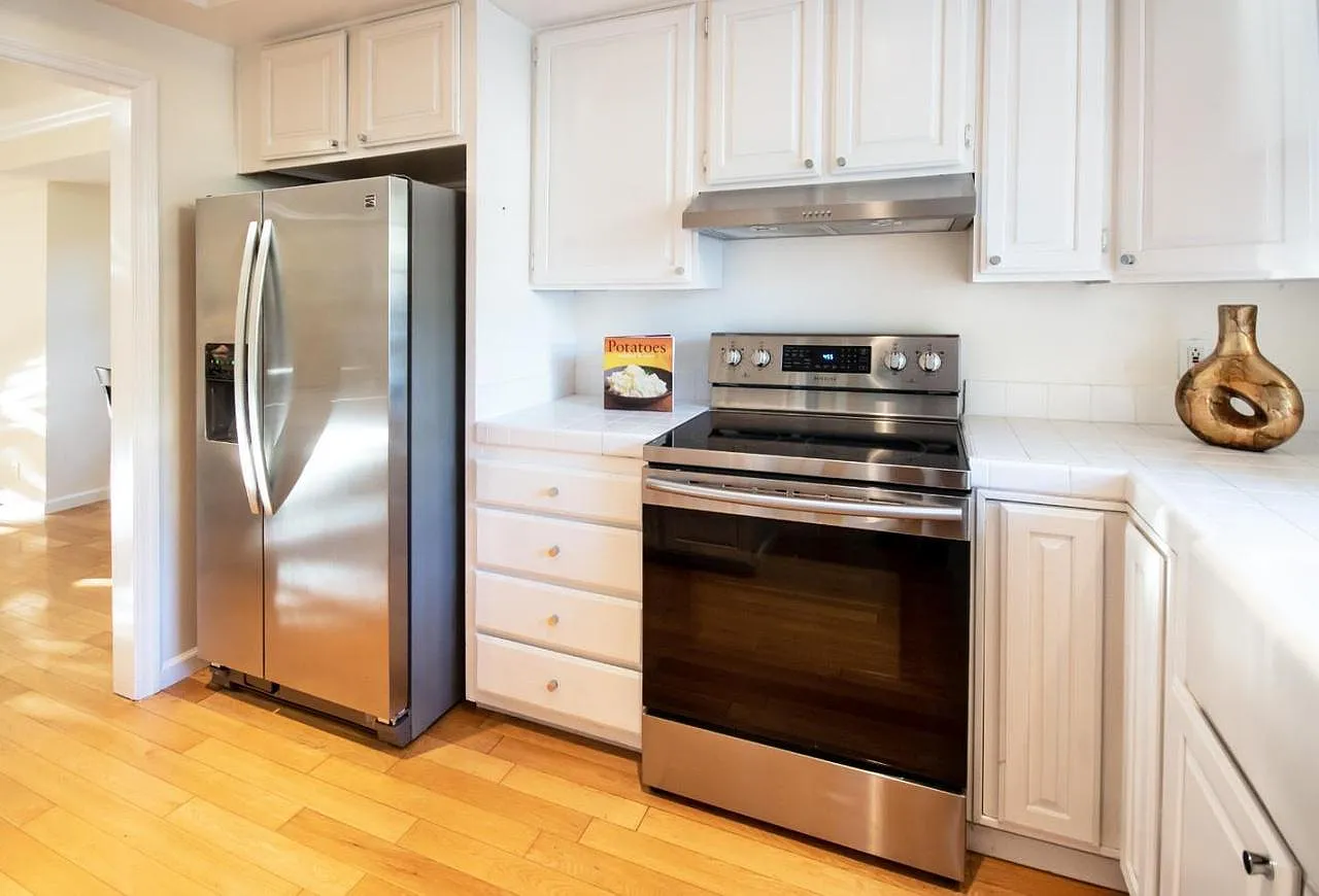 1 bed, 947 sqft, $3,000 — Photo 4