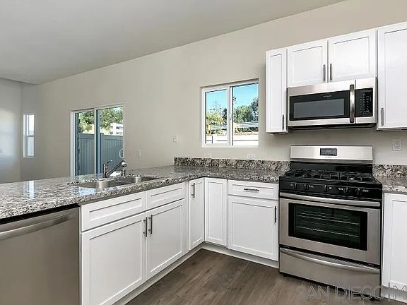 5th image of 907-927 W Lincoln Ave